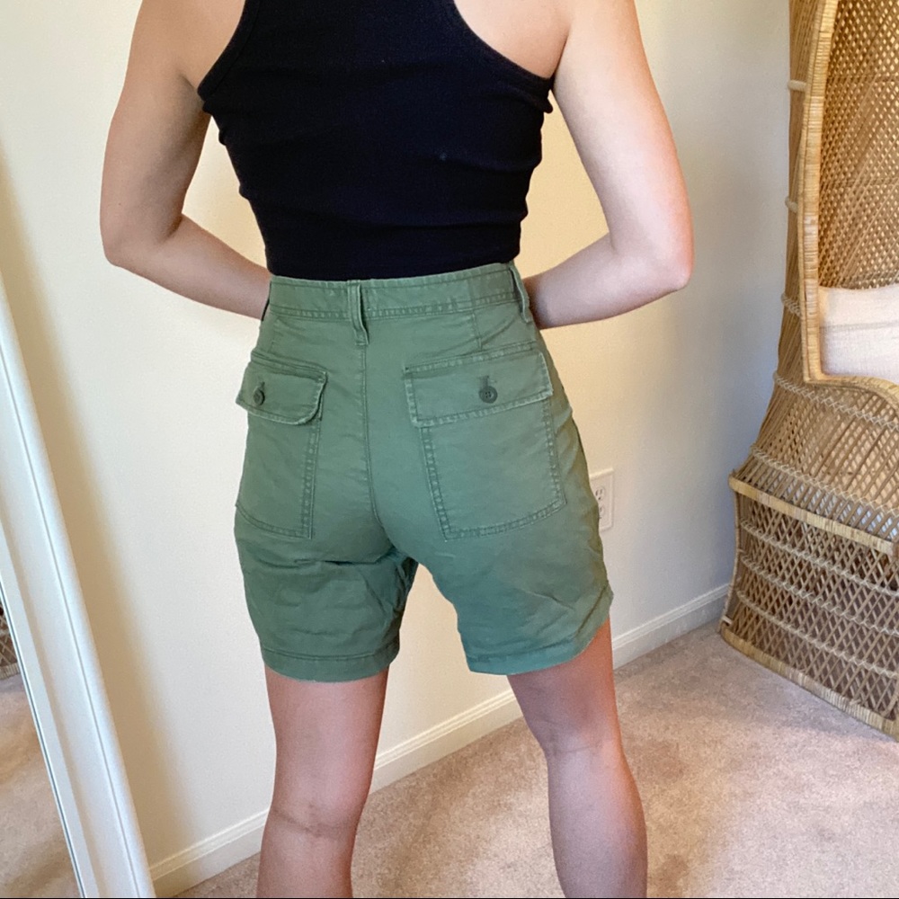Gap Shorts - Picture 3 of 4